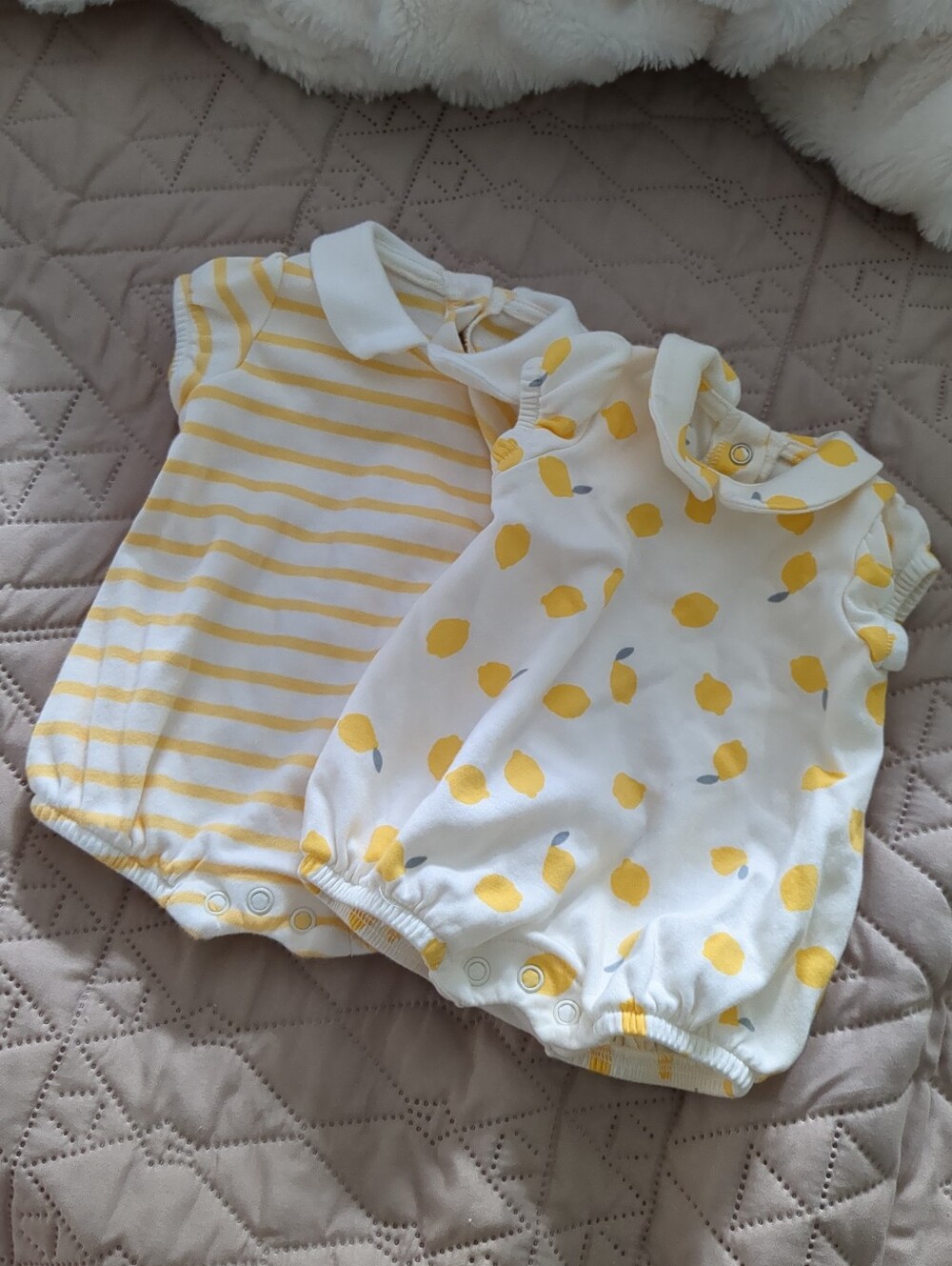 **3/$10** Set Of 2 Amazon Essentials Baby Girl Rompers Size Newborn